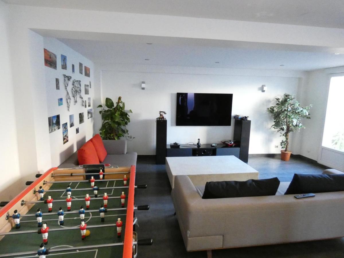 Maison Moderne Et Spacieuse Avec Piscine Villeurbanne