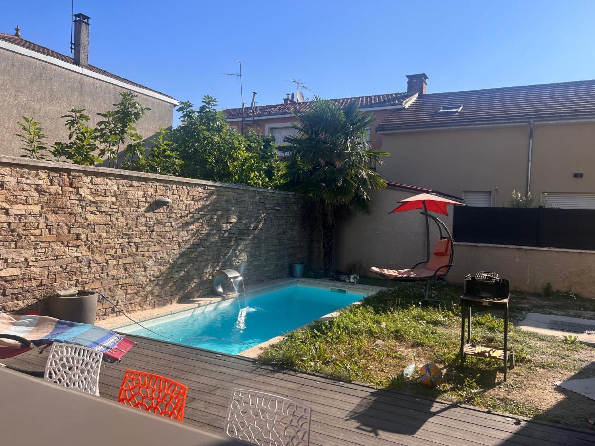 Maison Moderne Et Spacieuse Avec Piscine Villa