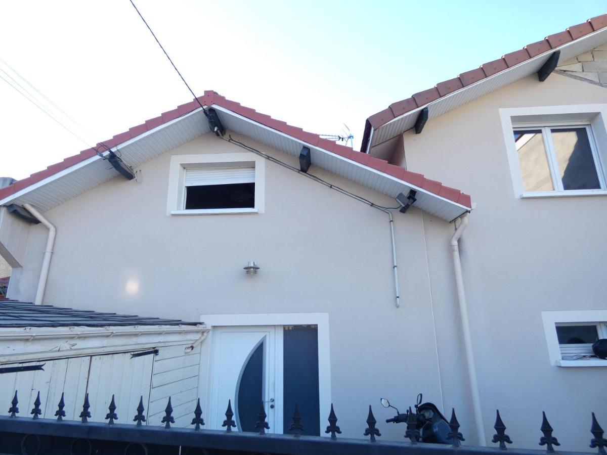 Maison Moderne Et Spacieuse Avec Piscine Villa